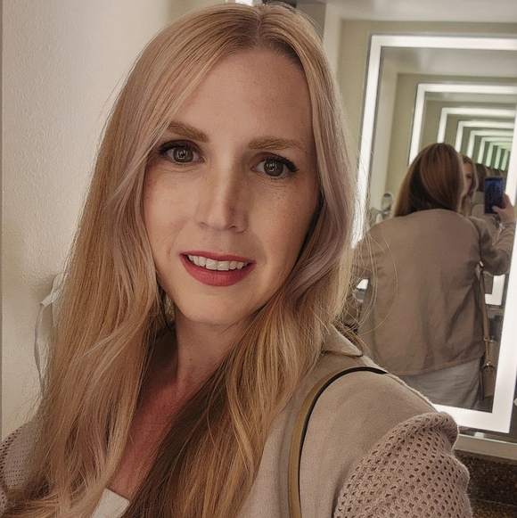 Meet your Posher, Katye - Picture 1 of 1